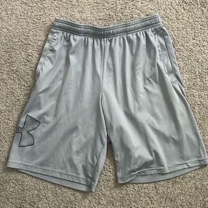 Gray Under armor men’s medium shorts